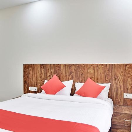 Oyo 40146 Hotel Continental Μποπάλ Εξωτερικό φωτογραφία
